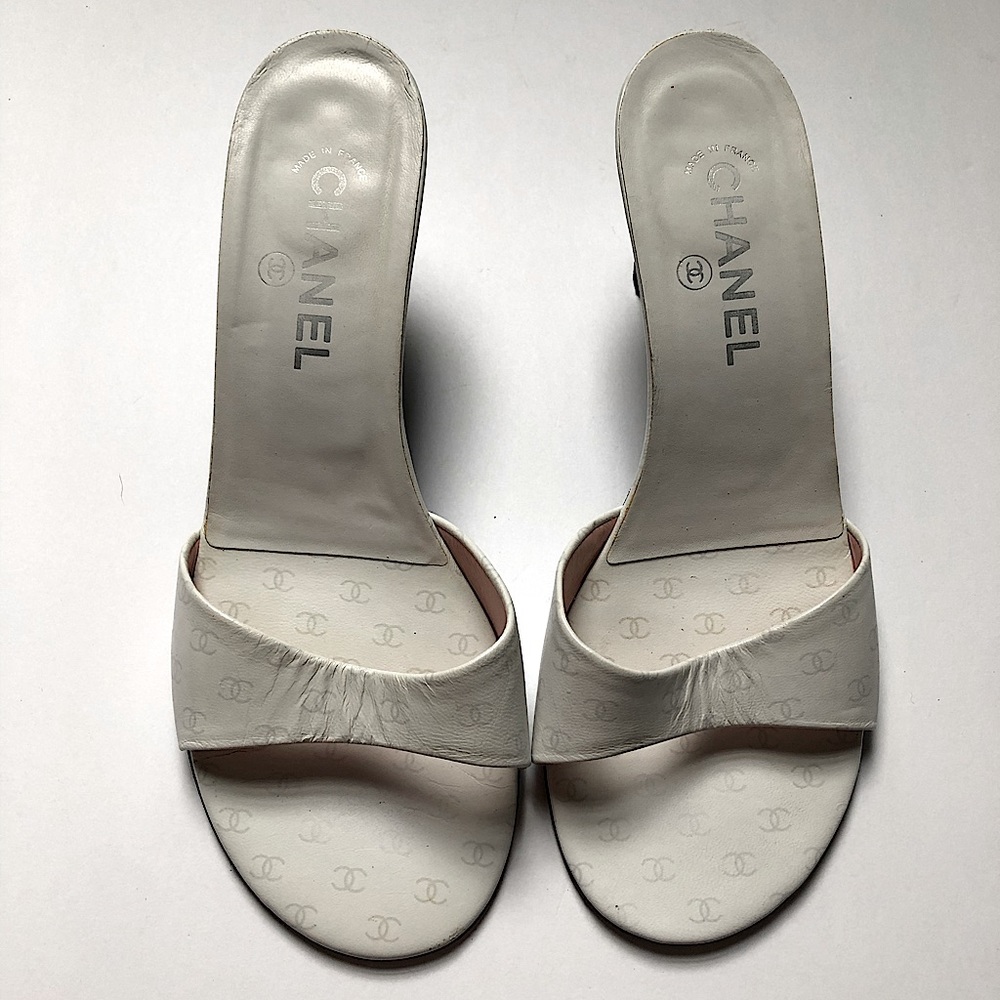 ✨RARE✨ Chanel White Monogram Kitten Heels